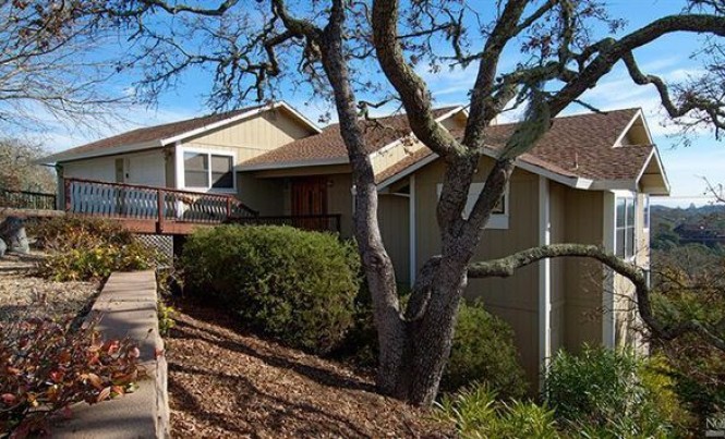 10 Summit Ln, Novato