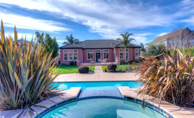 1943 Castle Drive Fox Hollow